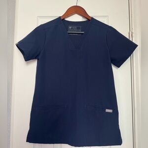 Figs Casma 3-pocket Scrub Top in Navy, size XXS